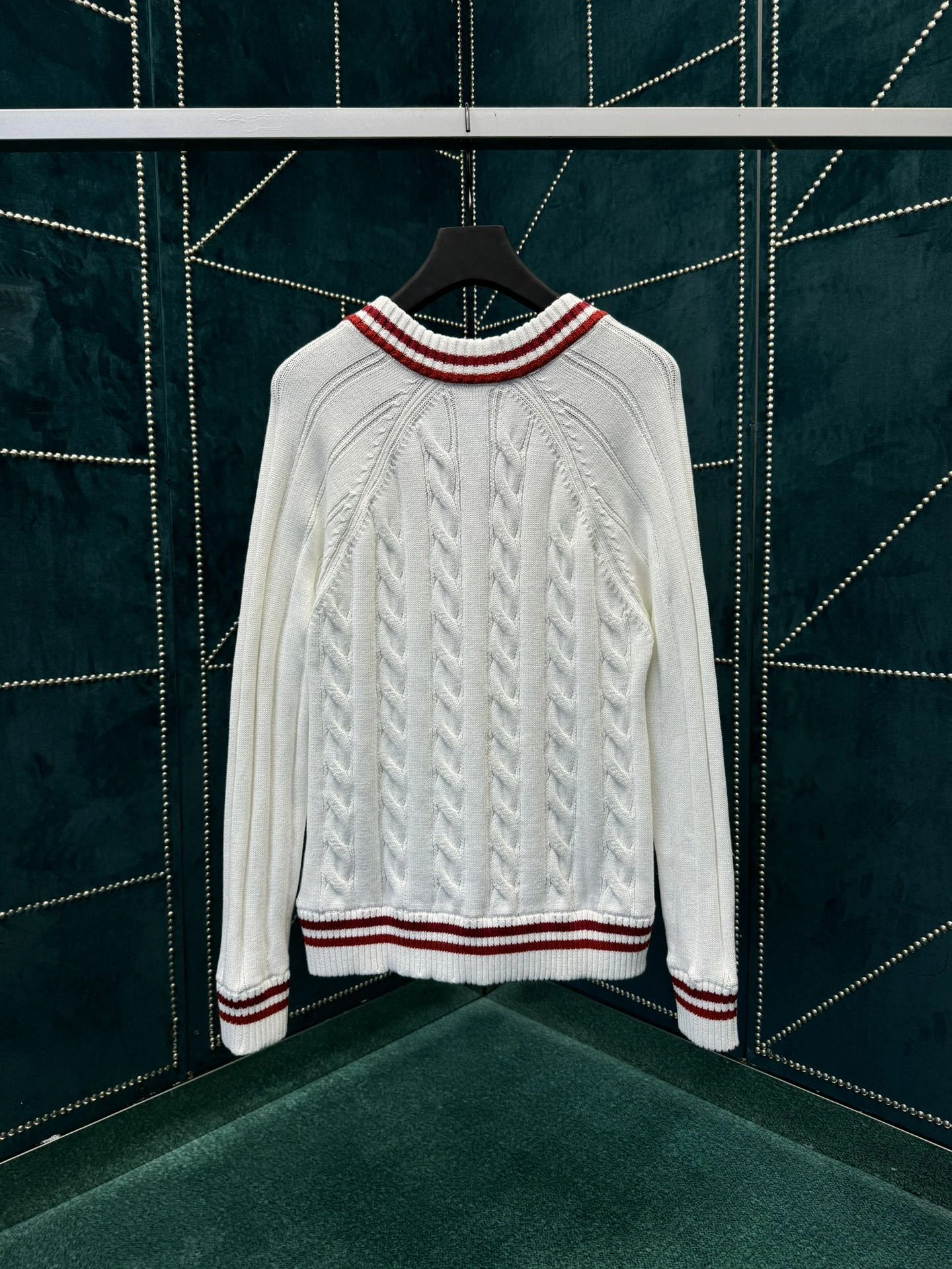 wg.luxury-- 8V oversize item: E-F443J1839H